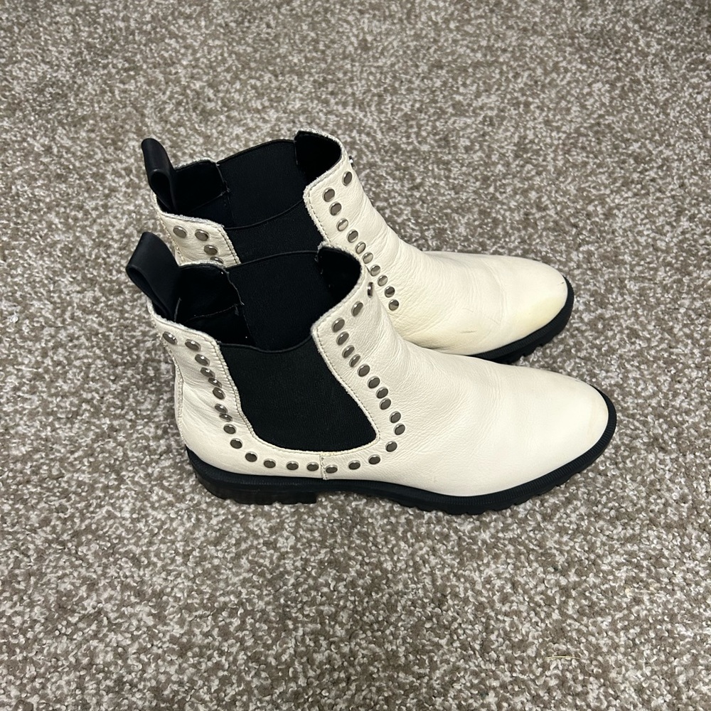 Dolce Vita Leather Ankle Boots 8